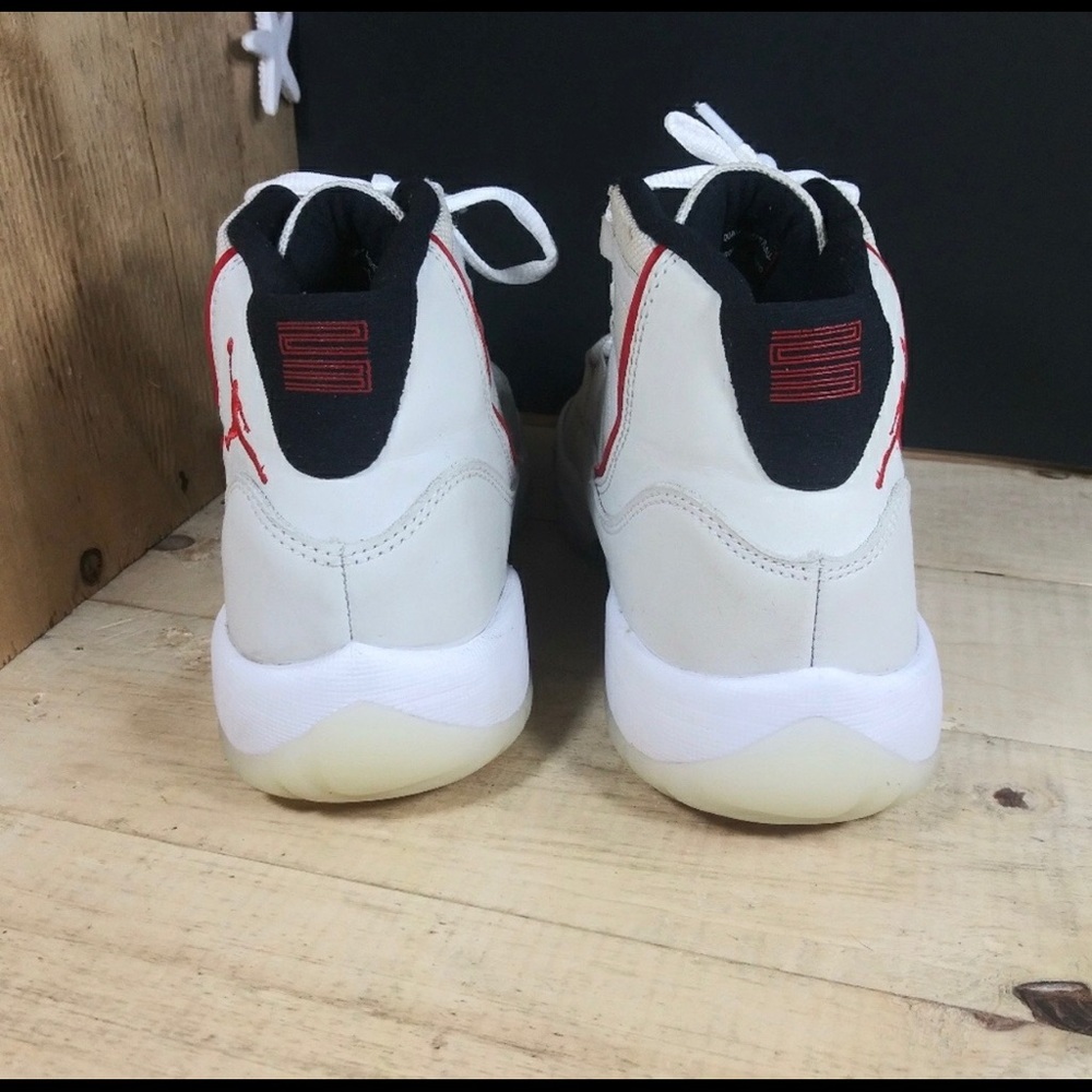 Jordan 11 Platinum Tint